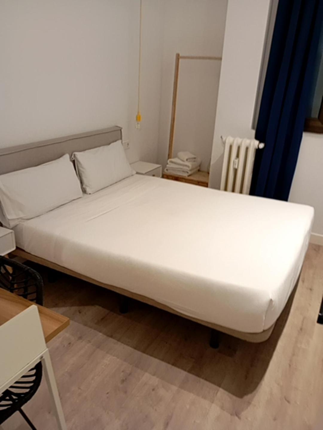 Hostal Manuela By Gaiarooms Madrid Ngoại thất bức ảnh